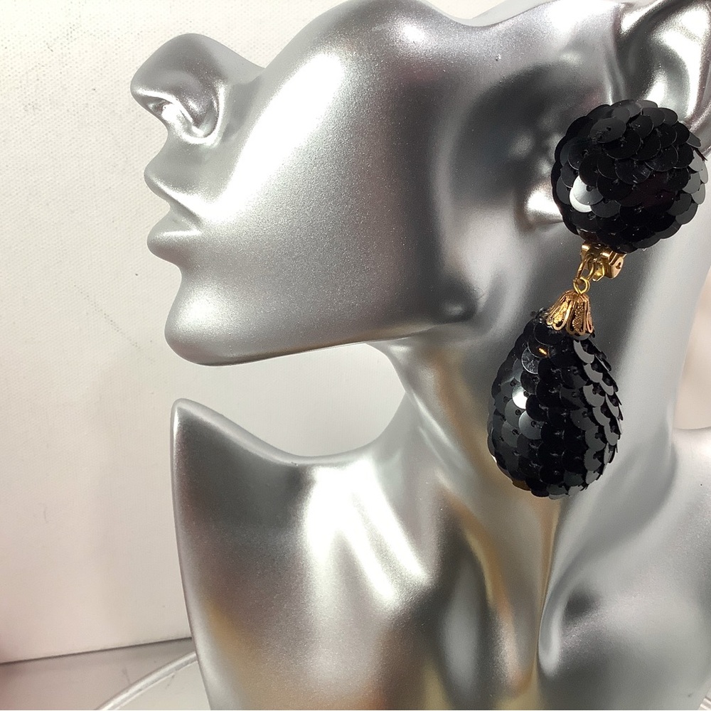 Luxurious Black Textured Drop Earrings